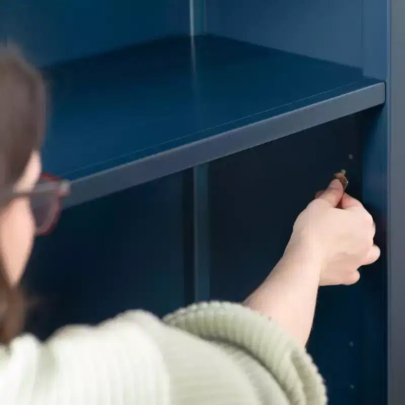 Étagère à 4 niveaux Taiga - Bibliothèque et meuble de rangement 54 pour chambres d'enfants ou salles de jeux, meuble en bois pour livres, jouets, fournitures scolaires